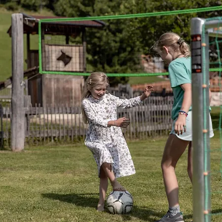 Ξενοδοχείο με διαμερίσματα Biohof Ebengut 4*