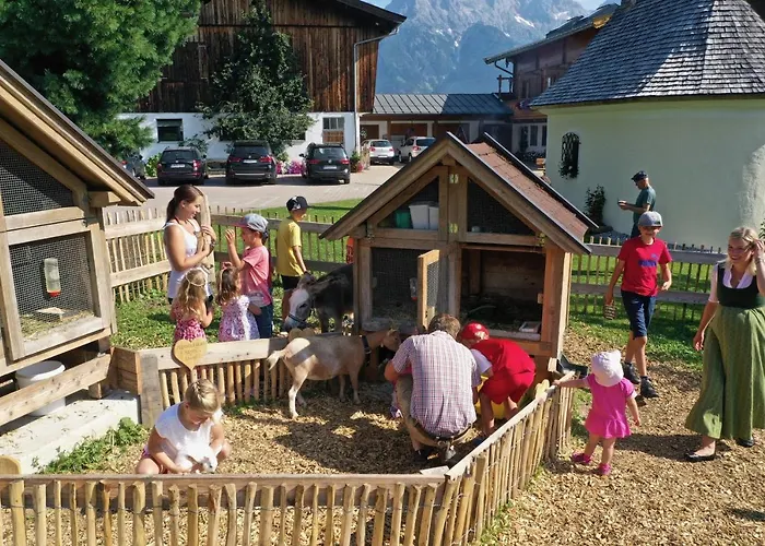 Aparthotel Biohof Ebengut 4*